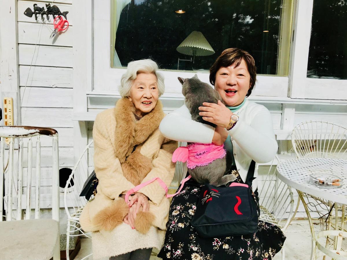 富士山猫と犬の宿ペンションブルーポピー 富士河口湖町 エクステリア 写真